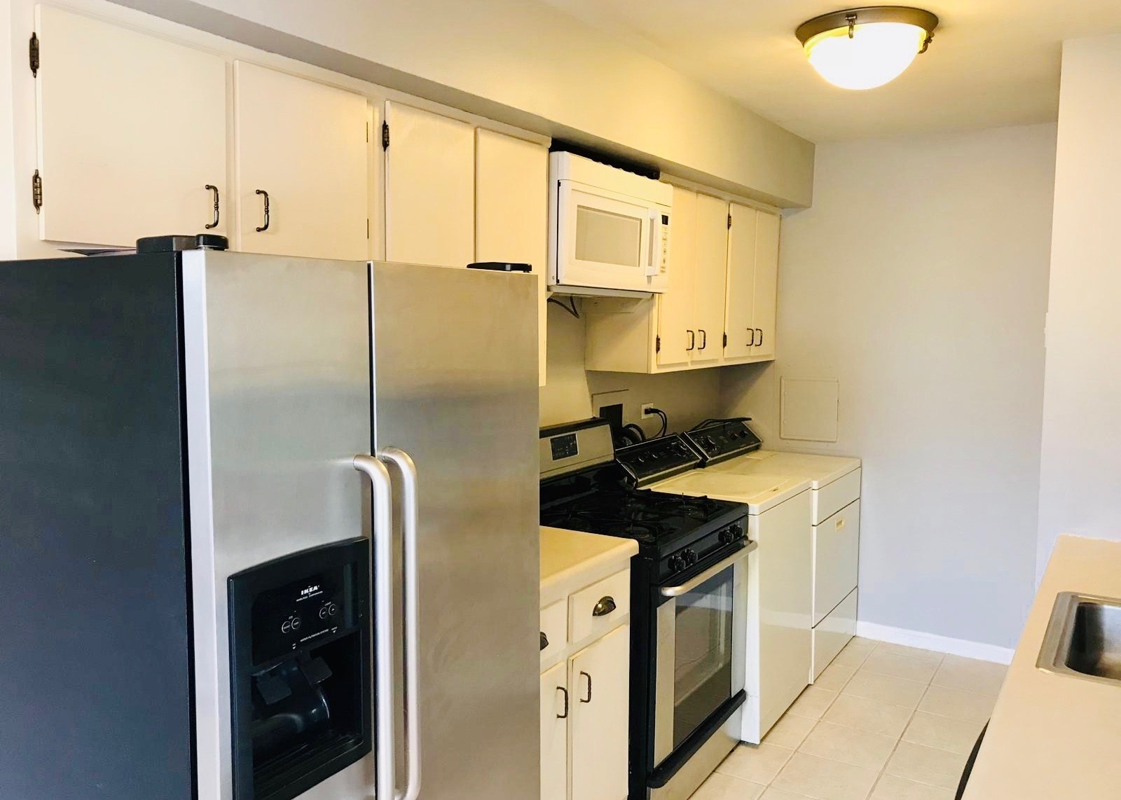 Kitchen - 1661 Cornell Dr