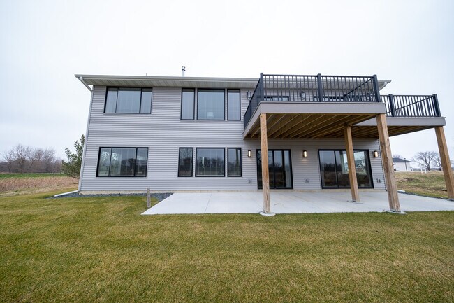 Building Photo - 26391 Preserve Dr