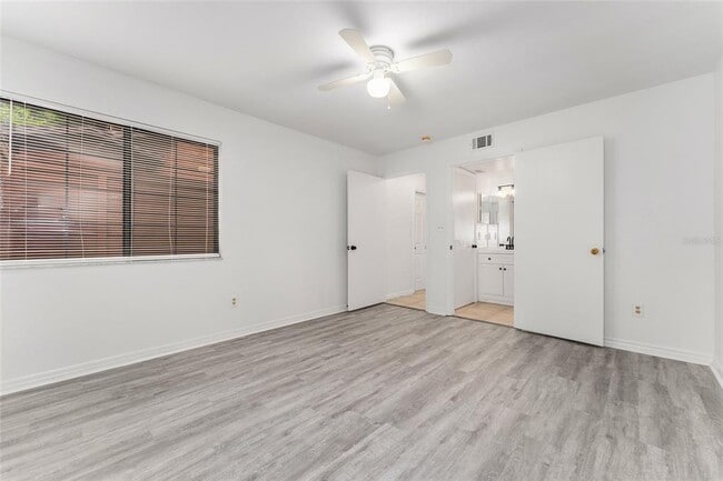 Building Photo - 917 SW 56th Terrace