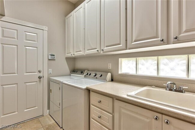 Building Photo - 28684 Wahoo Dr