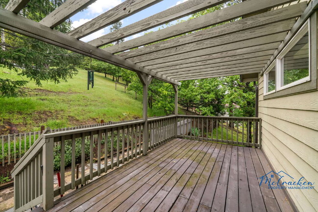 Building Photo - Stunning 3-Bedroom Home with Breathtaking ...