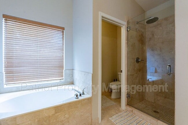 Building Photo - 9910 E Sutton Dr