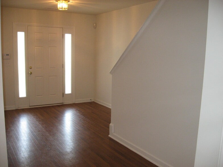 Building Photo - 1624 Brown Owl Dr