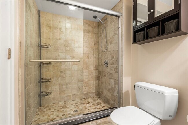 Building Photo - 865 Lagrange St