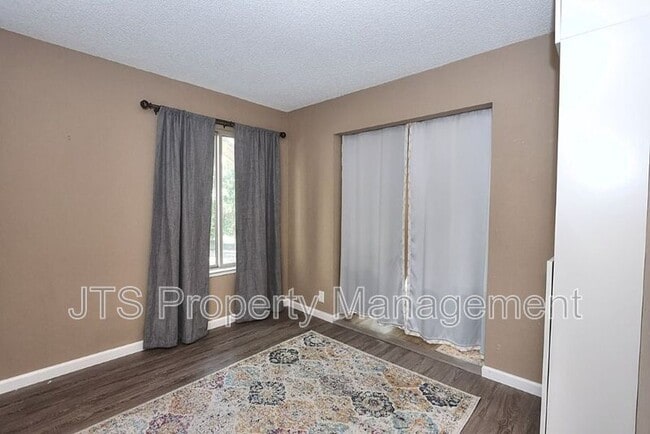 Building Photo - 6913 Navarro Ct