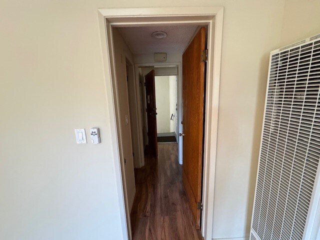 Bedroom Hallway view - 1320 N Poinsettia Pl