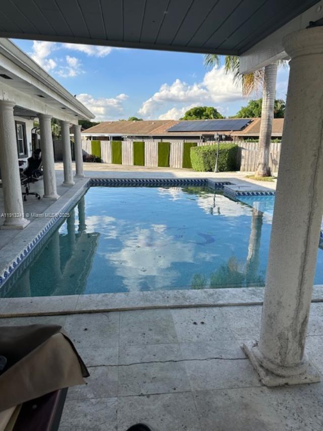 Building Photo - 5531 SW 136th Ct