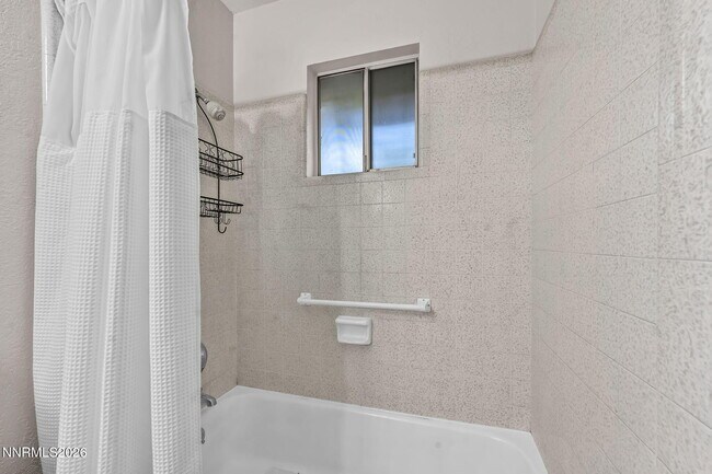 Building Photo - 1490 Foster Dr