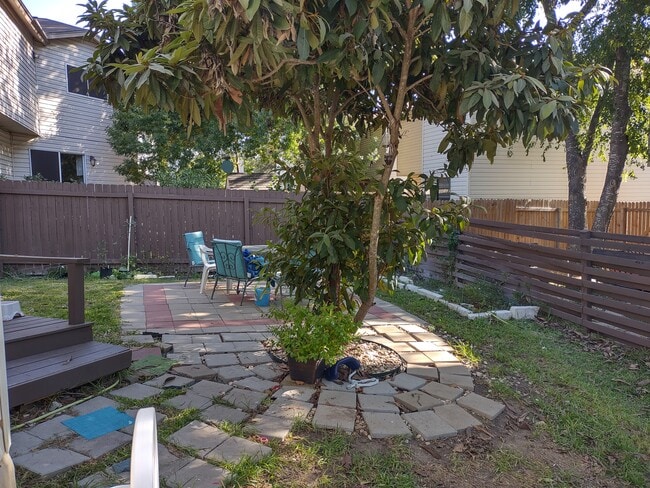 Building Photo - 19 Fannin Post