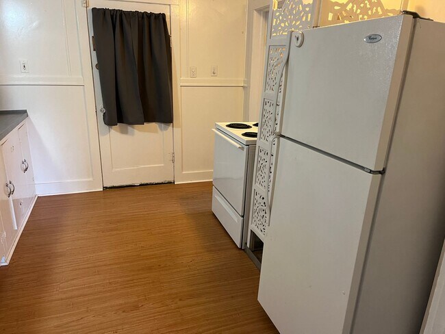 Building Photo - 5580 High Banks Rd