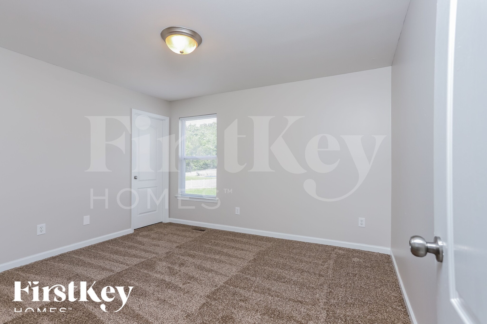 Building Photo - 107 Trailing Oak Ct