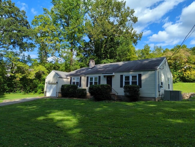 Building Photo - Cute Red Bank House