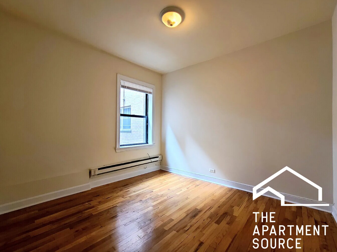 Building Photo - 3732 N Pine Grove Ave