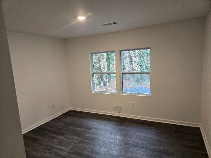 Building Photo - 175 Holly Rd NW