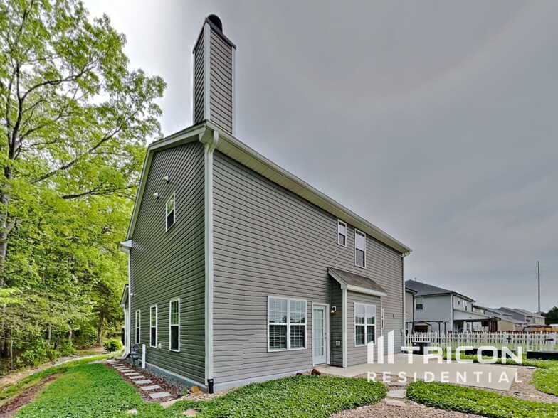 Building Photo - 135 Claystone Dr