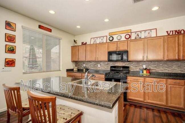 Building Photo - 3946 E Blue Spruce Ln