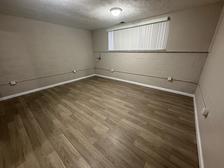 Building Photo - 47 Rhodes Ave