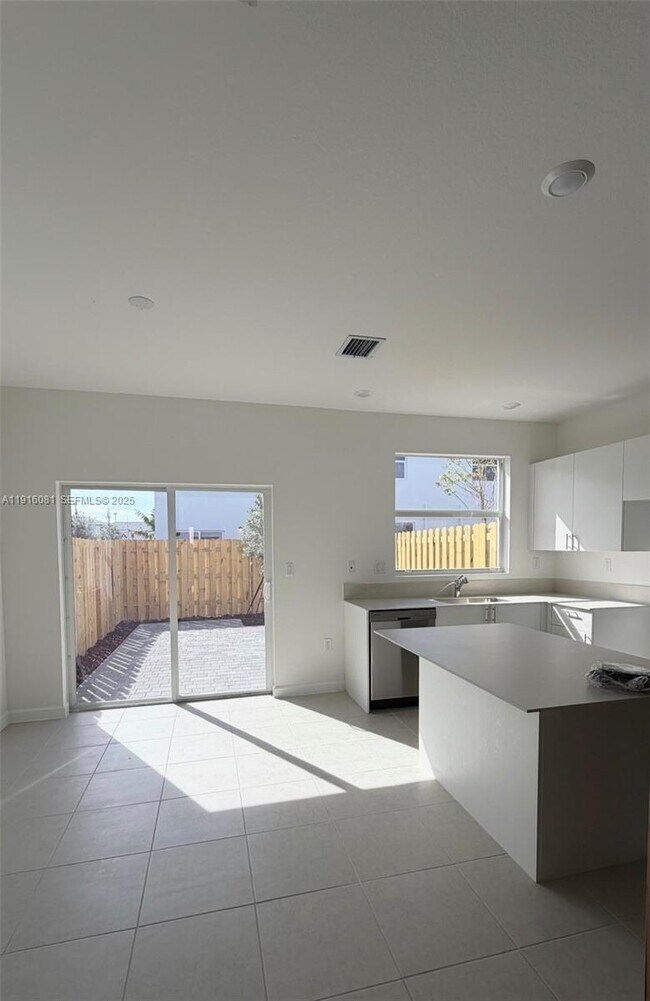 Building Photo - 15584 SW 276th Terrace