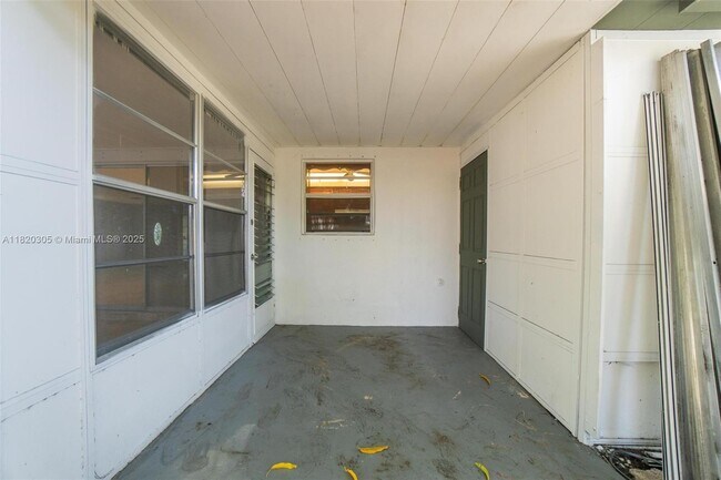 Building Photo - 1312 SE 3rd Ave