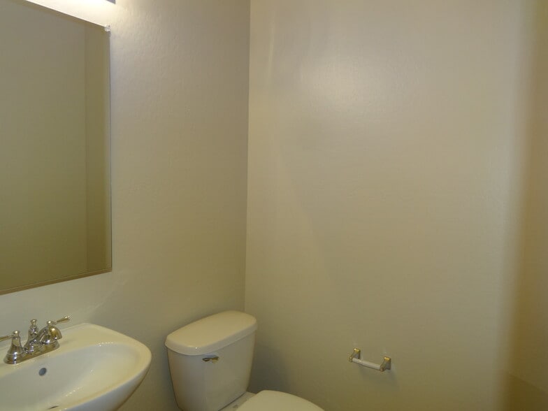 Building Photo - 7600 W Spur Dr