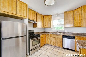 Building Photo - 434 Schmeltzer Ln