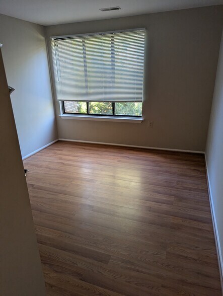 Building Photo - 18204 Swiss Cir