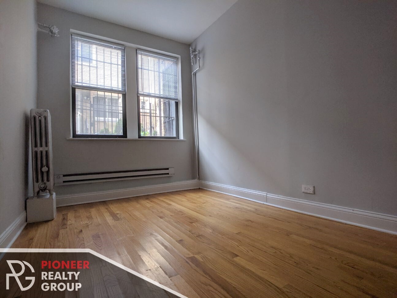 Building Photo - 4616 N Paulina St