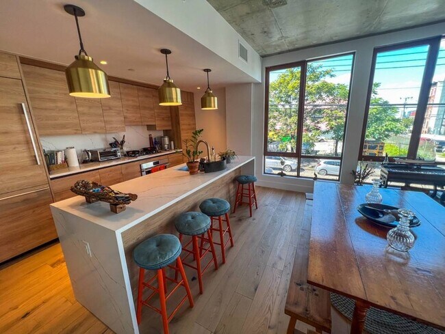 Building Photo - 199 Conover St