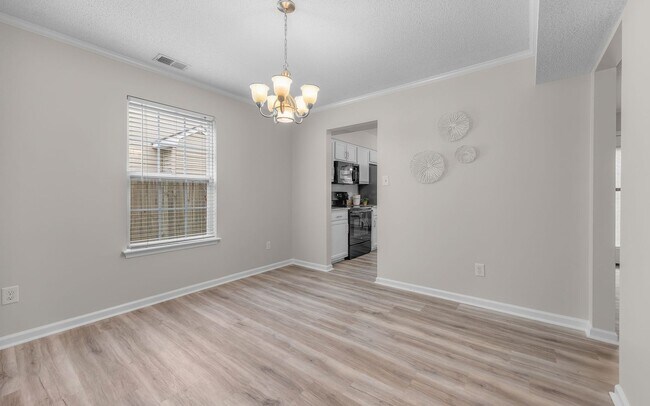 Building Photo - READY NOW!! 4-Bedroom Home w/Attached Garage! Pet Friendly - Fenced Backyard - MUST SEE!