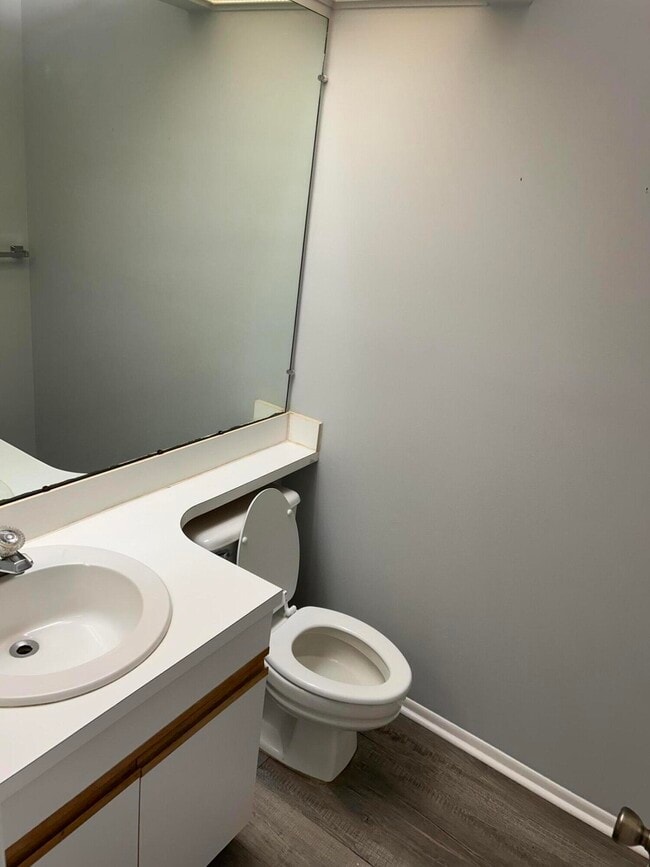 Building Photo - 19 Lake Vista Trail