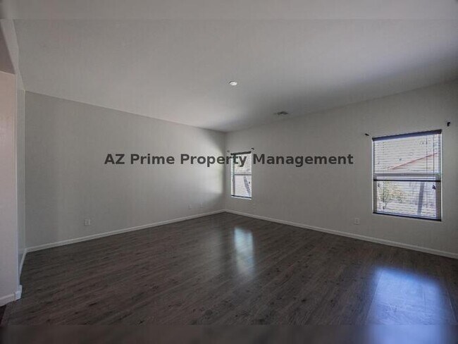 Building Photo - 1520 E Apollo Rd