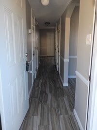 Building Photo - MOVE IN READY