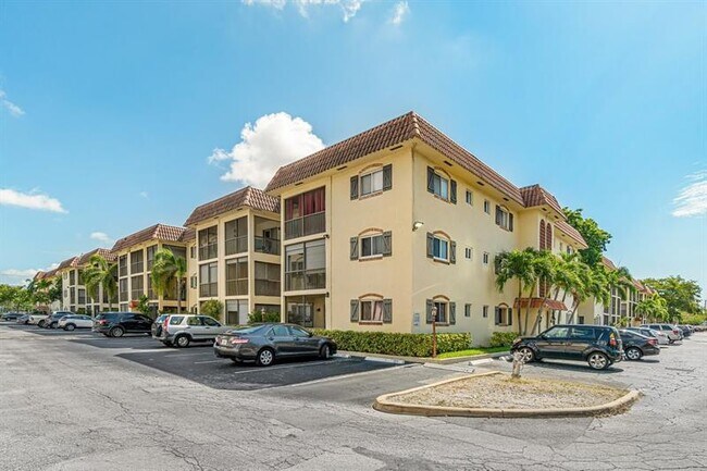 Building Photo - 253 S Cypress Rd