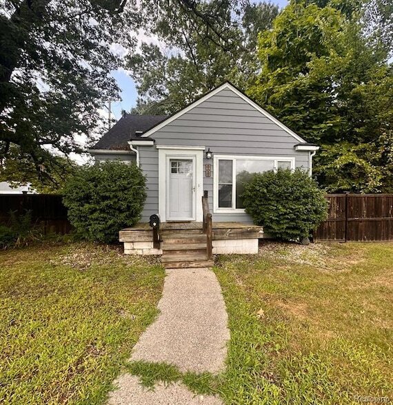 Primary Photo - 505 Gardendale St
