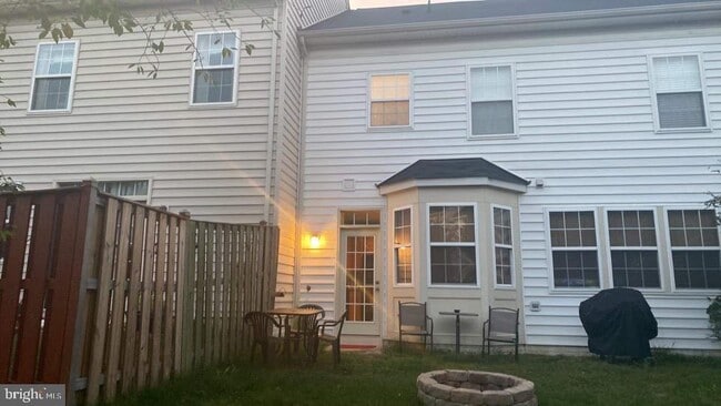 Building Photo - 312 Quinton Oaks Cir