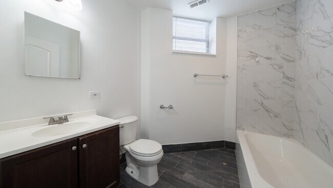 Building Photo - 4832 N Winthrop Ave