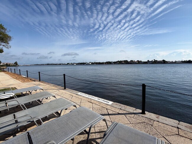 Building Photo - 123 Yacht Club Way