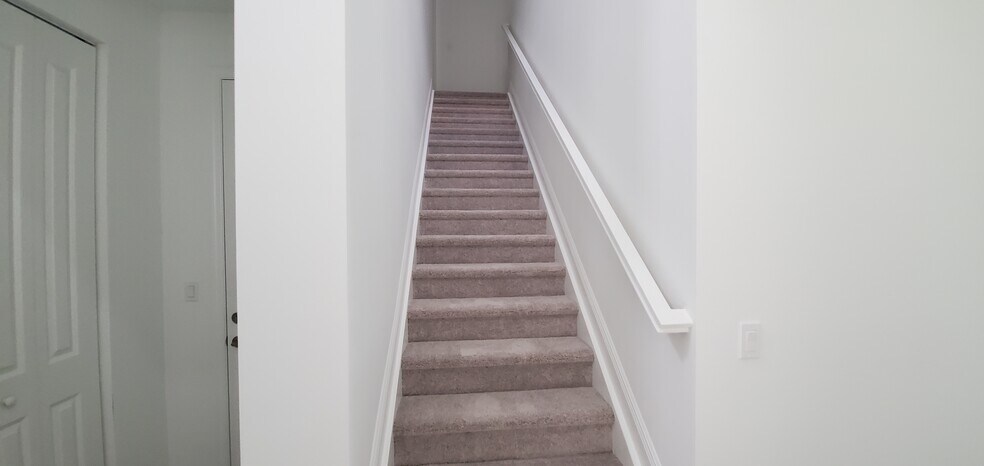 Building Photo - 4108 Veleiros Ave