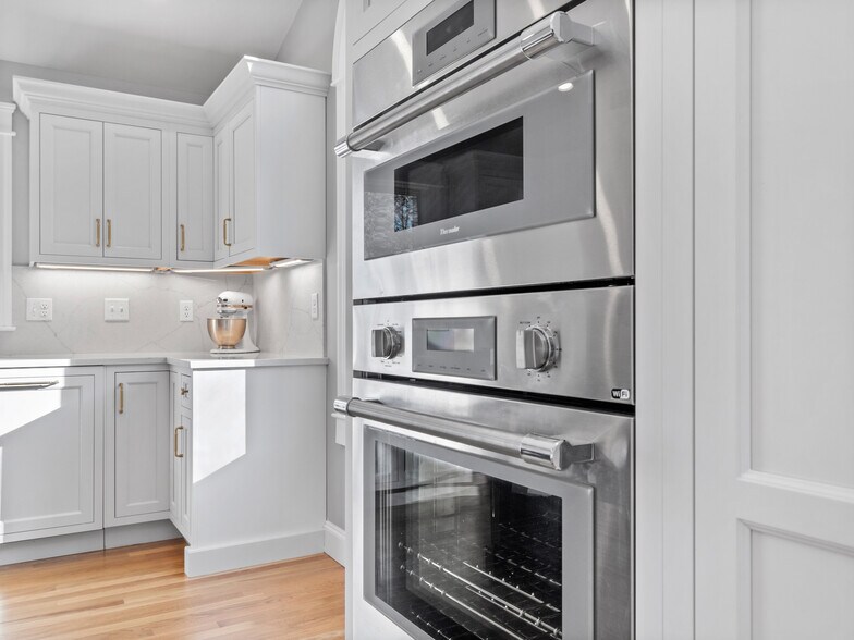 Building Photo - 25 Falmouth Rd