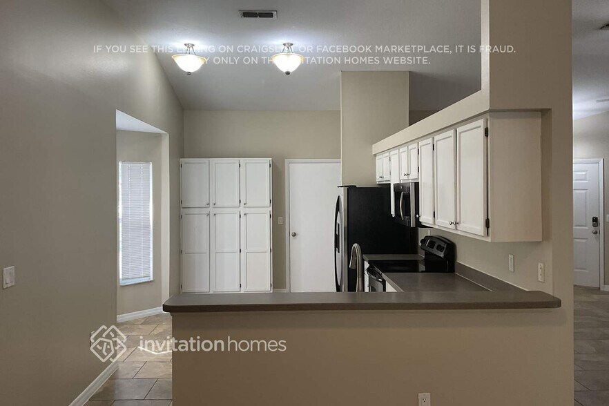 Building Photo - 4416 11th Ave E