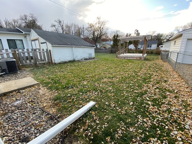 Building Photo - Charming 3 bed 1 bath House with Tons of U...