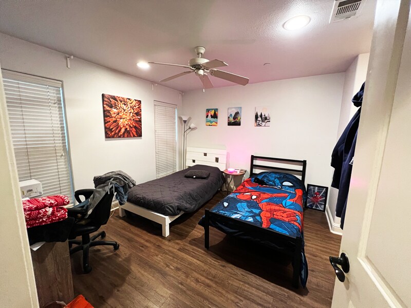 Building Photo - 3421 Normandy Ave