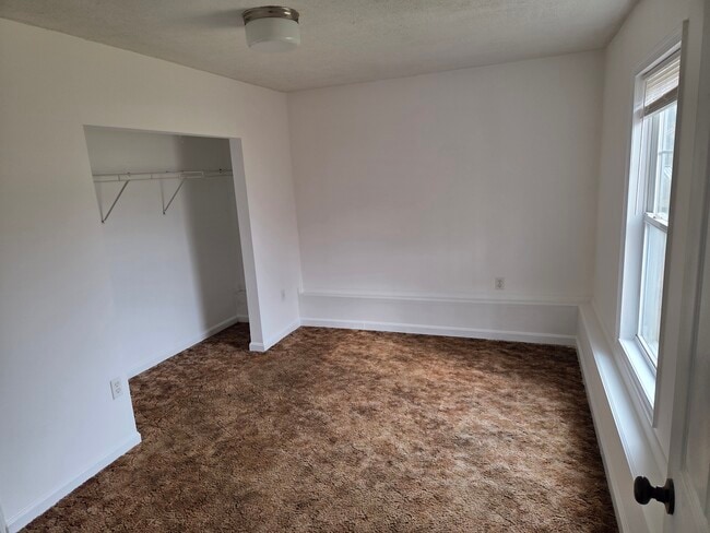 Building Photo - 618