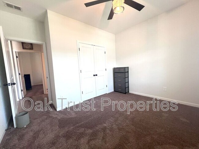 Building Photo - 143 Ancestry Ln