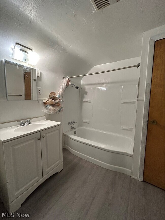 Building Photo - 3448 E 69th St