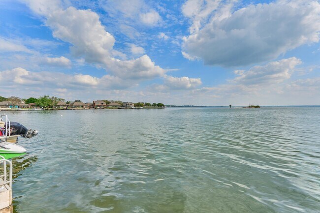 Building Photo - 2109 Gunwale Cir