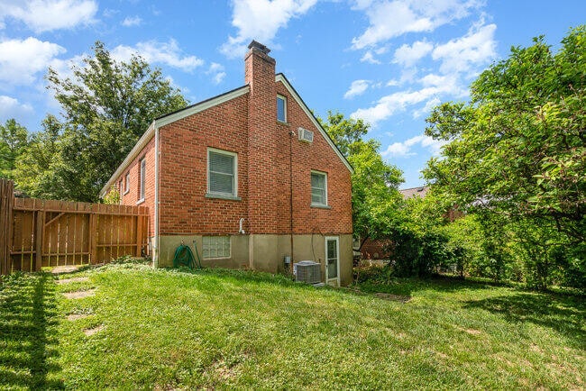 Building Photo - 2310 Grace Ave