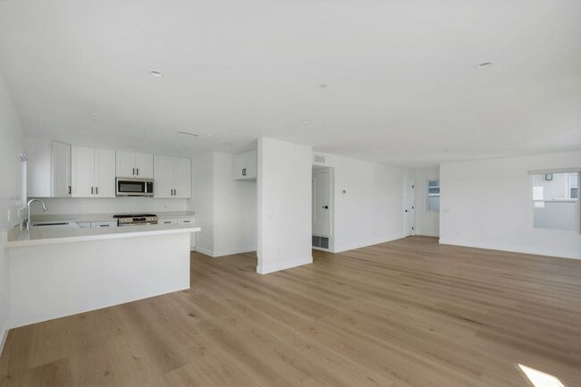 Building Photo - 312 Cazador Ln