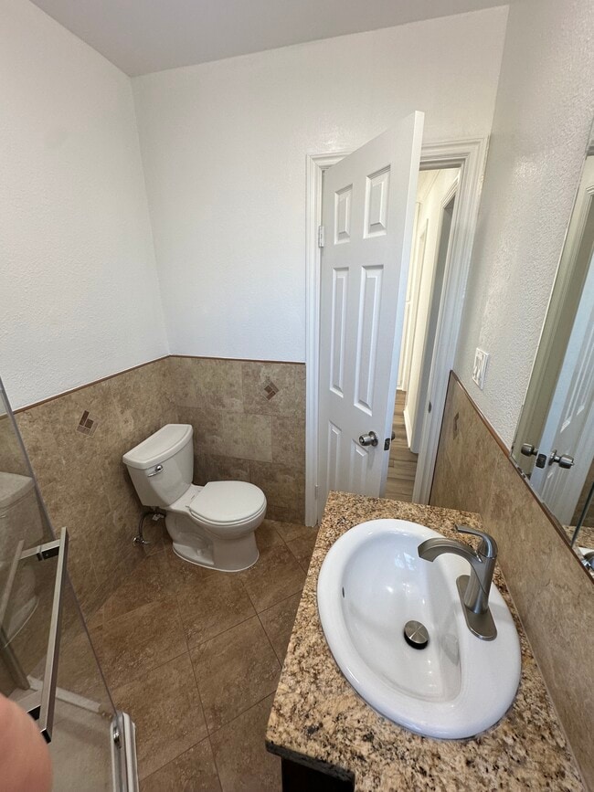 1st bathroom - 5112 W 123rd Pl