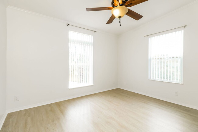 Building Photo - 7647 Navigator Ct